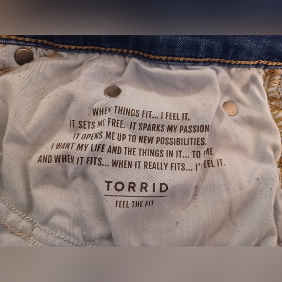 A Torrid Feel The Fit Midfit Super Skinny Jeans - Picture 8 of 9